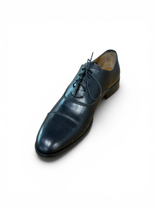 Oxford style black shoe
