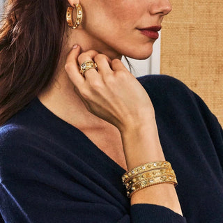 Capucine De Wulf Bracelets Capucine De Wulf Berry Classic Hinged Bangle - Gold