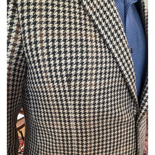 Coppley tan, navy and brown houndstooth sport coat - detail of Reda wool fabric weave