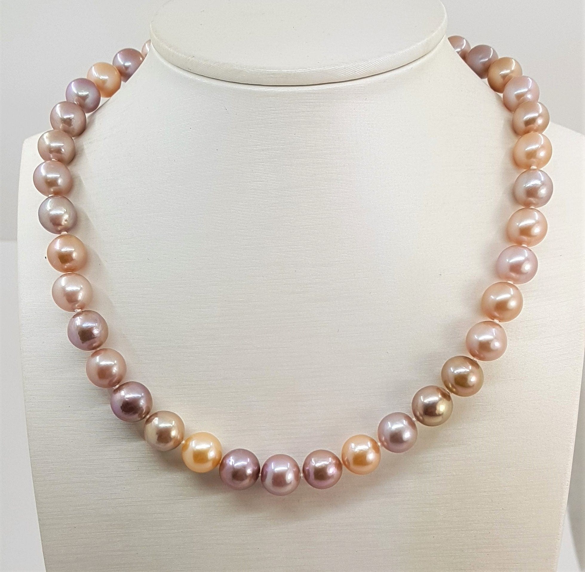 Buy White & Pink Necklaces & Pendants for Women by Srijagdamba Pearls  Dealer Online | Ajio.com