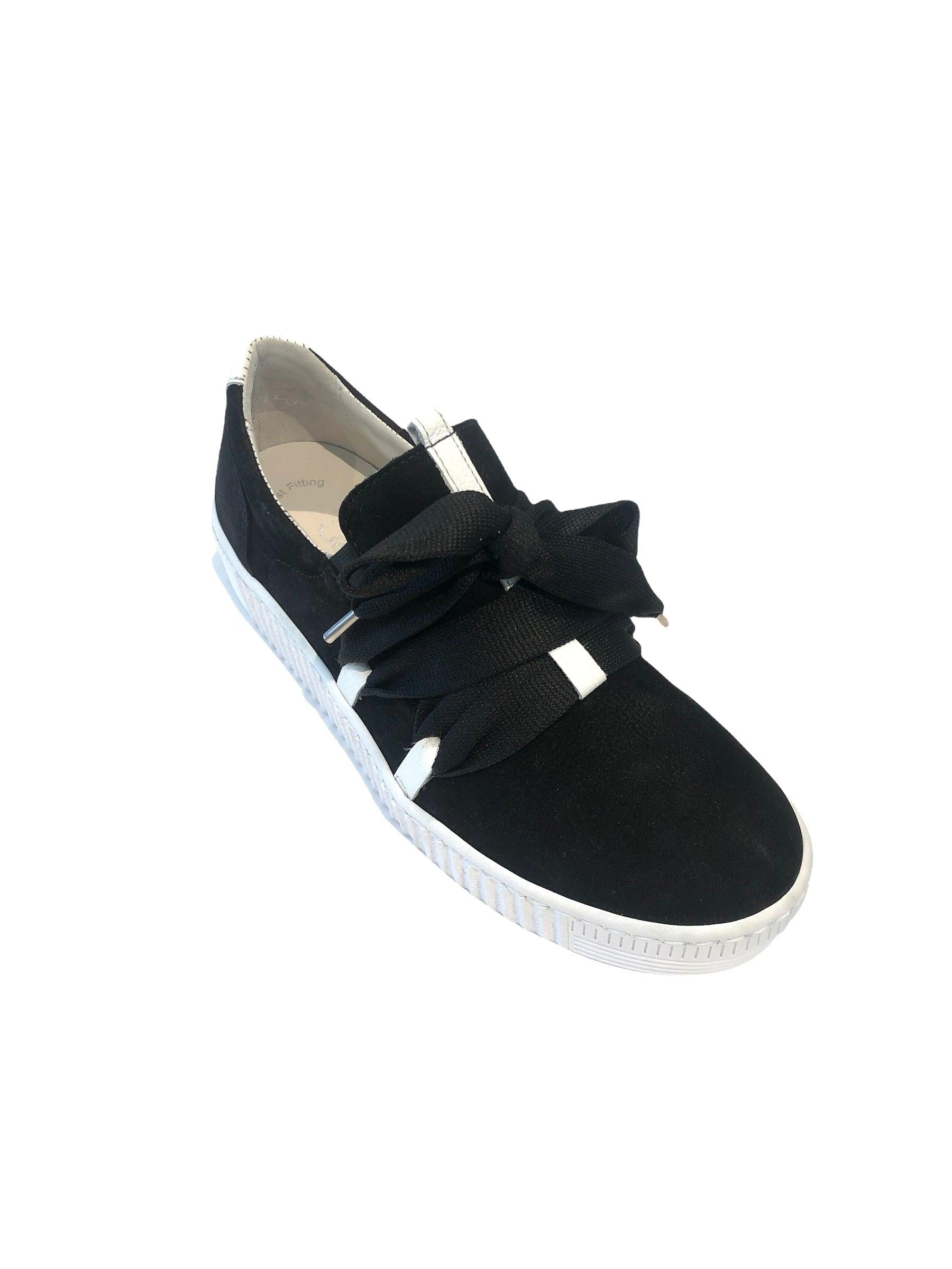 mestre Eve Fest Gabor Sneaker with Tie Two Black/White 83.333. – Planters Exchange