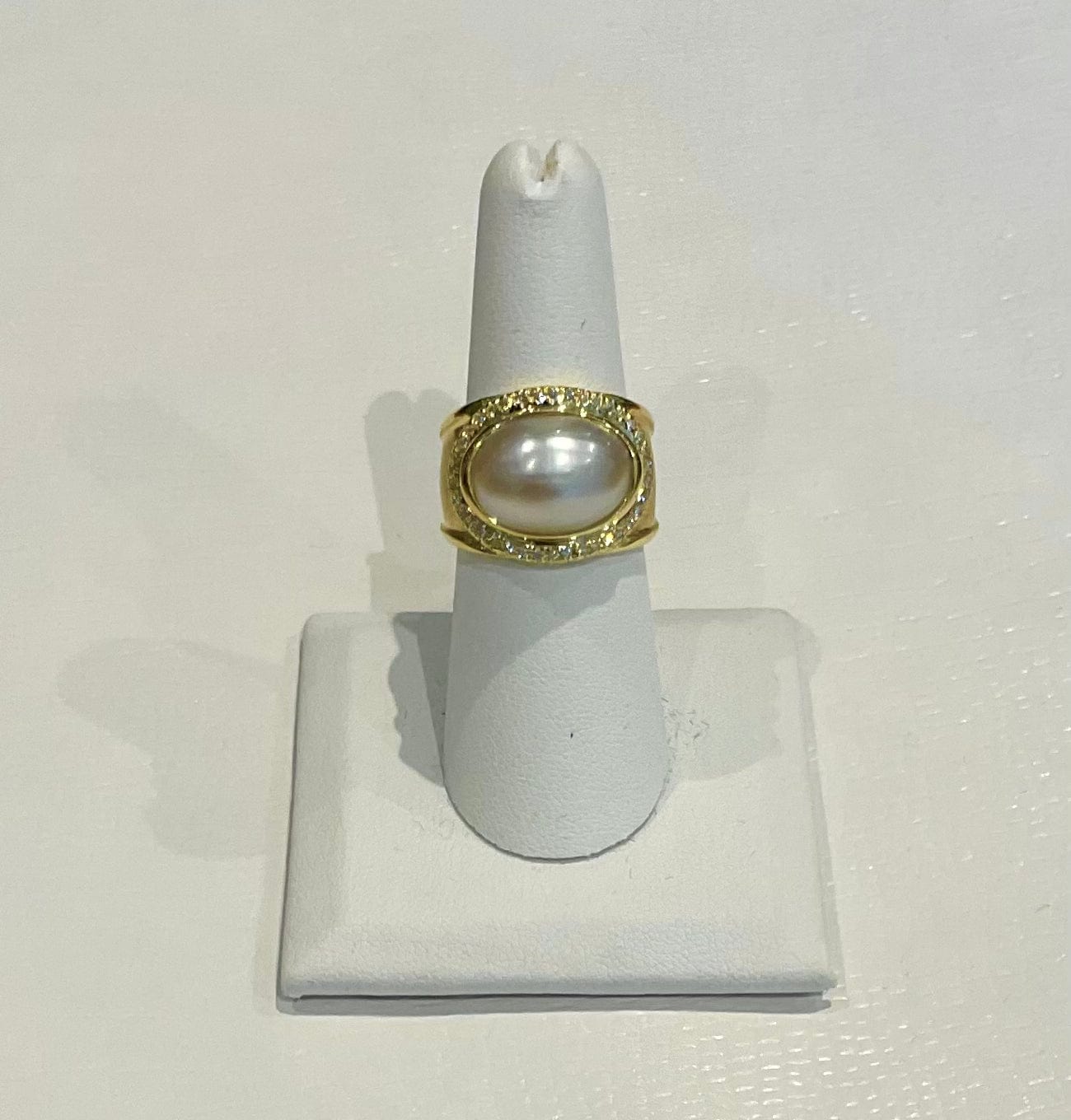 Mazza Rings 14KT Gold Oval Mobe Pearl .19ct Diamond Ring